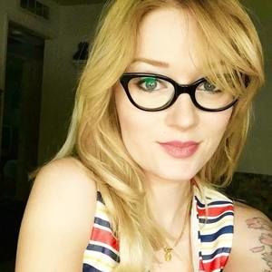 Meet your Posher, Alicia