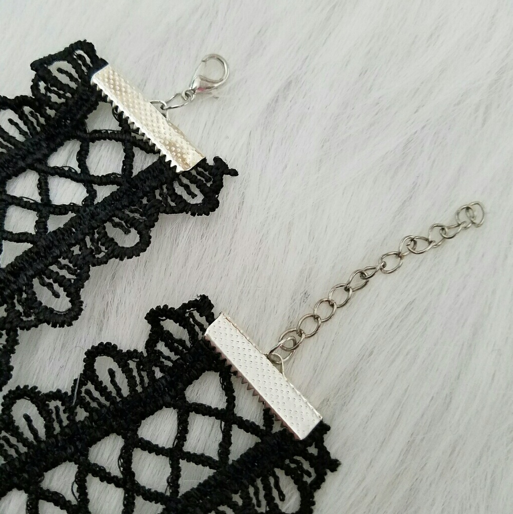 Black Geometric Lace Choker Necklace - Picture 3 of 5