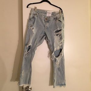 One Teaspoon distressed boyfriend jeans