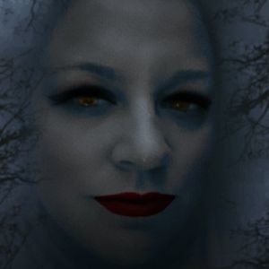 Meet your Posher, Adrienne