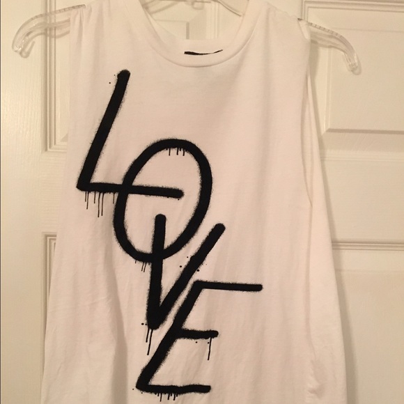 Graphic tee - Picture 1 of 2