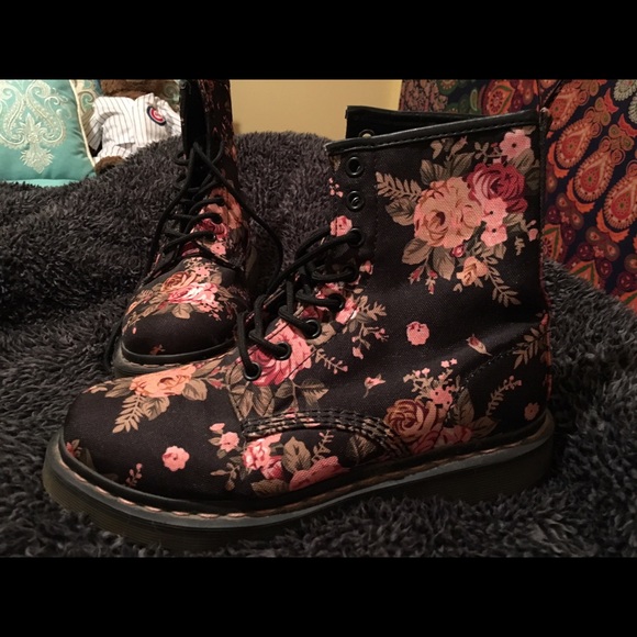 Vintage floral DR. Martens