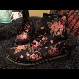 Vintage floral DR. Martens
