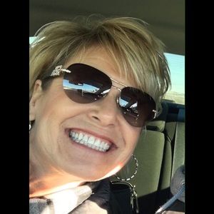 Meet your Posher, Beth