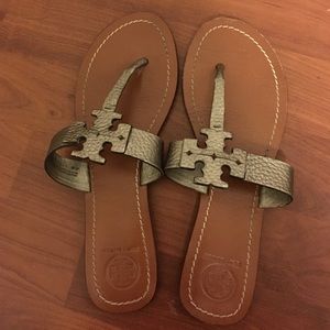 Tory Burch logo thong sandal Size 7.5