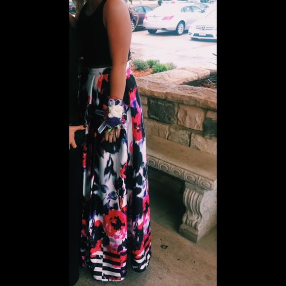 Prom dress - Picture 1 of 4