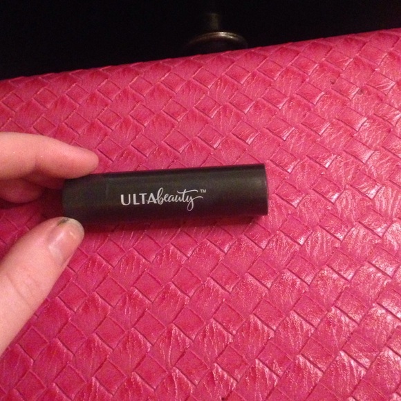 I don't like dark lipstick