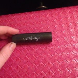 I don't like dark lipstick