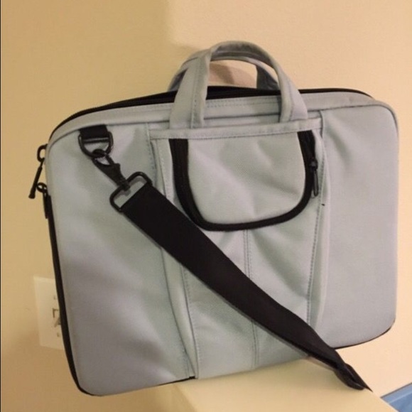 Brenthaven laptop bag.  Blue w/orange interior. - Picture 3 of 3