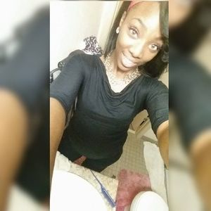 Meet your Posher, Kenisha