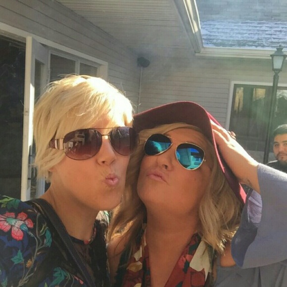 Meet your Posher, Lindsay - Picture 4 of 10