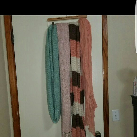 Scarfs - Picture 2 of 2