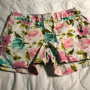 floral print shorts
