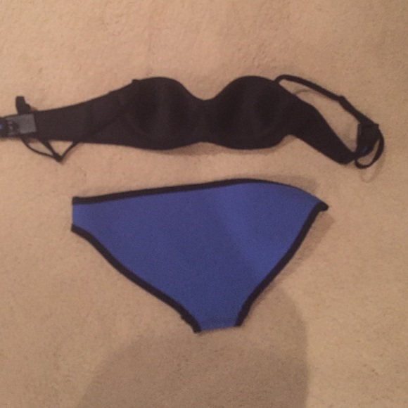 ❌SOLD❌Blue crush triangl set 100% authentic - Picture 4 of 4