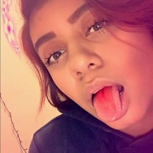 Meet your Posher, Alexis