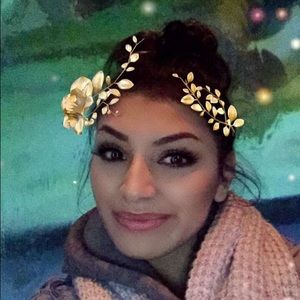 Meet your Posher, Corina