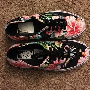 Never worn Hawaiian print vans!🌺