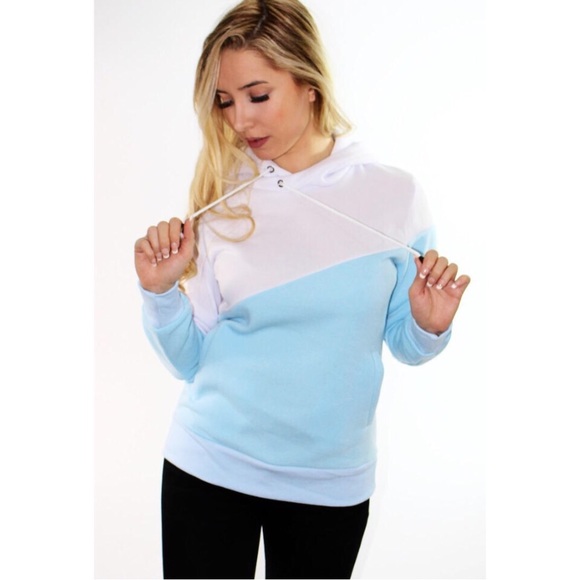 Color spliced pullover Hoodie 💙 - Picture 3 of 4