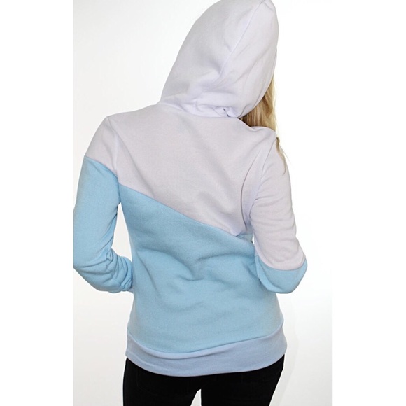 Color spliced pullover Hoodie 💙 - Picture 2 of 4