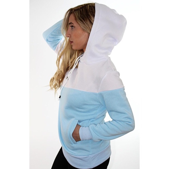 Color spliced pullover Hoodie 💙 - Picture 4 of 4
