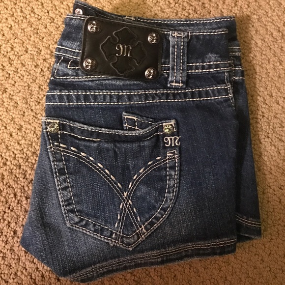 Miss Me woman's jean shorts size 27