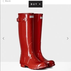 Women's Hunter rain boots.
