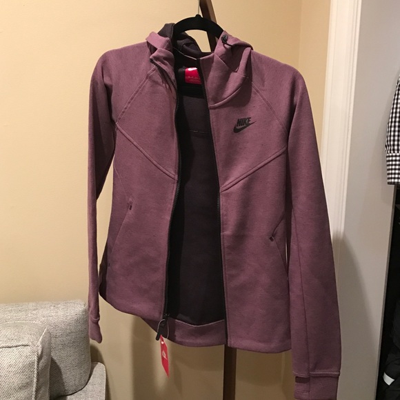 Nike sportswear tech fleece