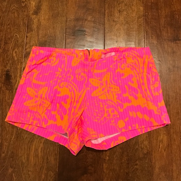 Super Cute scalloped Lilly Pulitzer shorts!