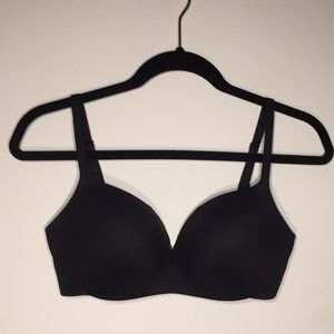 Brand New Victoria's Secret Black Plunge Bra 32DD!