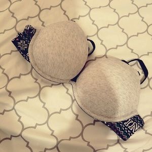 PINK logo bra.
