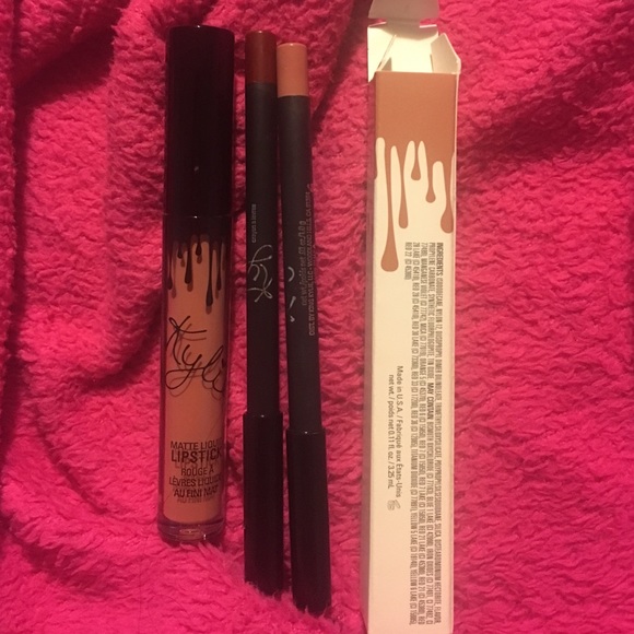 Candy K Matte Lipstick with liner & Merry liner