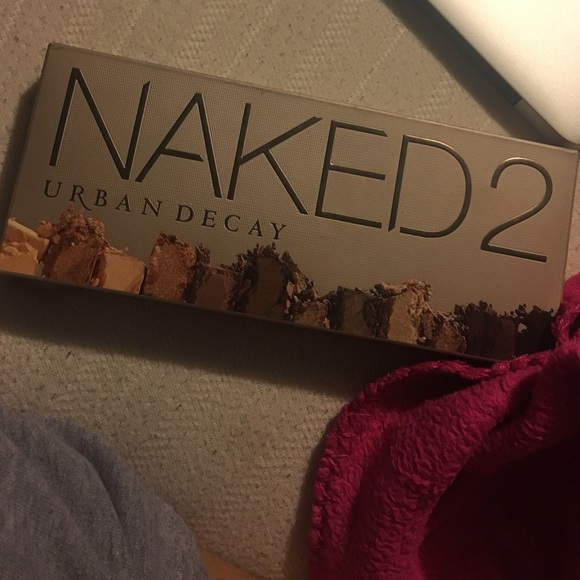 Urban Decay Naked 2 eyeshadow palette