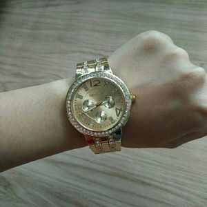 Alloy Geneva crystal quartz watch JP