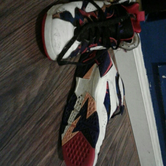 Retro 7 - Picture 1 of 4