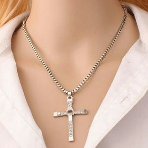 Silver cross pendant necklace KW