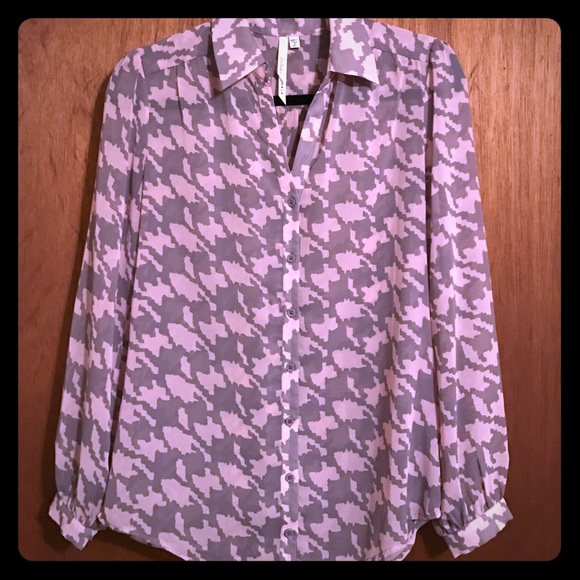 Sheer houndstooth print blouse.