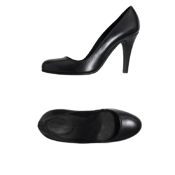 Rare! Woman by Common Projects Simple Black Leather Round Toe Heels 37 6.5 - Picture 2 of 7