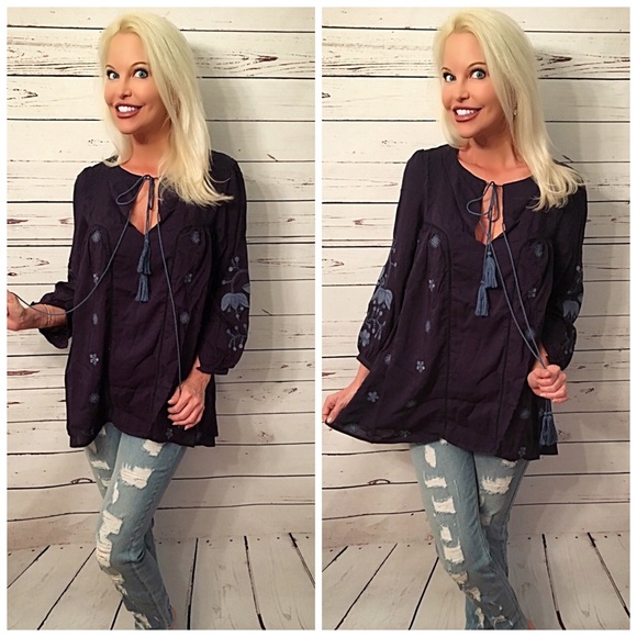 Gorgeous contrast navy and blue embroidered tunic! - Picture 3 of 4