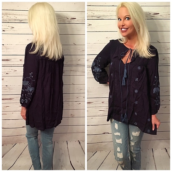 Gorgeous contrast navy and blue embroidered tunic! - Picture 4 of 4