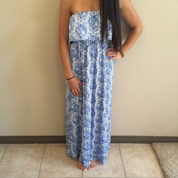 LAST ONE🔹The Larkspur Maxi Dress - Picture 2 of 5