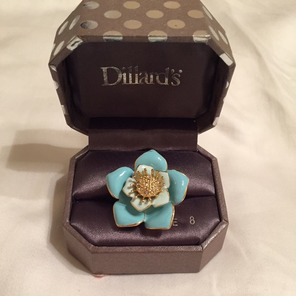 Gorgeous flower ring - Size 8 - Picture 1 of 5