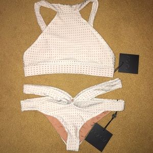 NWT acacia mesh Dubai top with Fiji bottom in foam