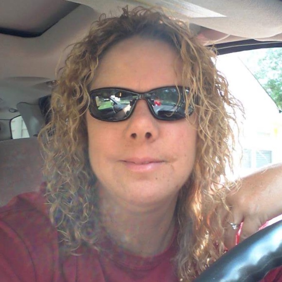 Meet your Posher, Tricia - Picture 1 of 1