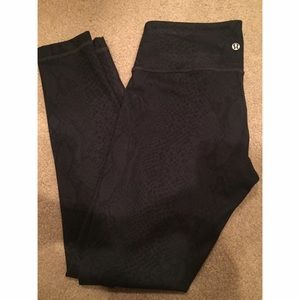 Lululemon WunderUnder• Snakeskin print• High waist