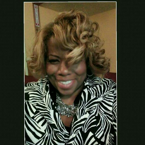 Meet your Posher, Alecia - Picture 3 of 3