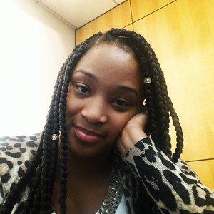 Meet your Posher, Leona
