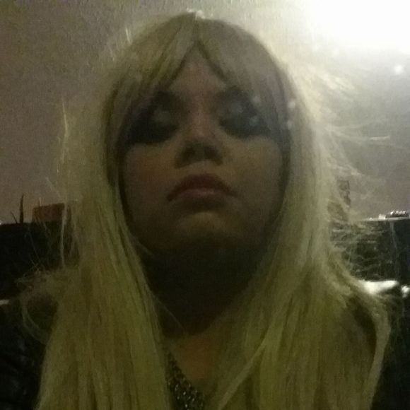 Meet your Posher, Perla