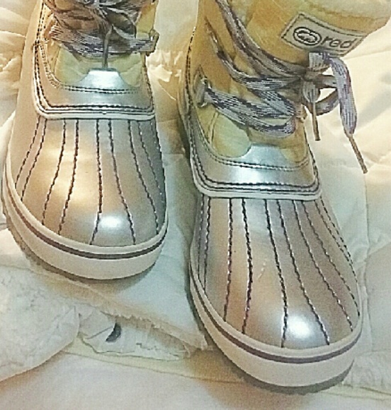 (Free when bundled with purchase) winter boots