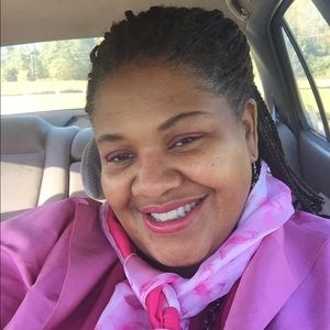 Meet your Posher, Yvette