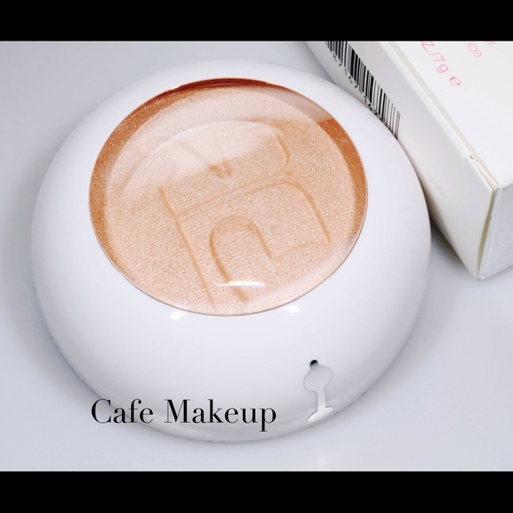 Estée Lauder Courreges Illumionations Highlighter